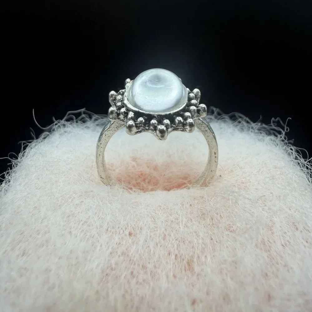 Bohemian Style Ring - Starburst  Sundance Moonstone Silver Tone Women’s Sz 5.75